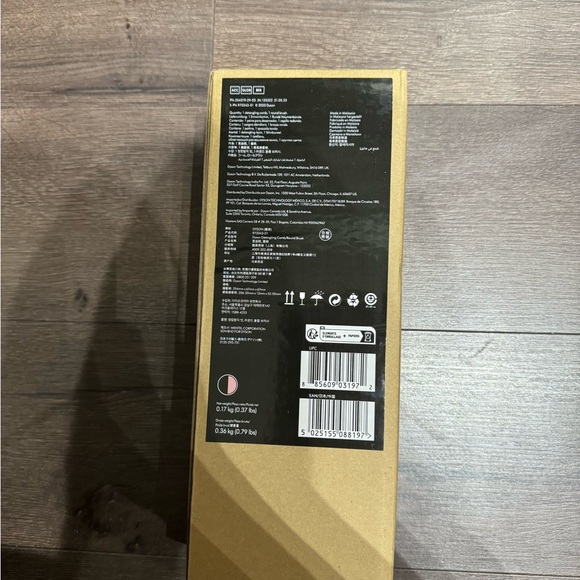 NEW Dyson Vented Barrel Brush and Detangling Comb Set - Picture 3 of 3